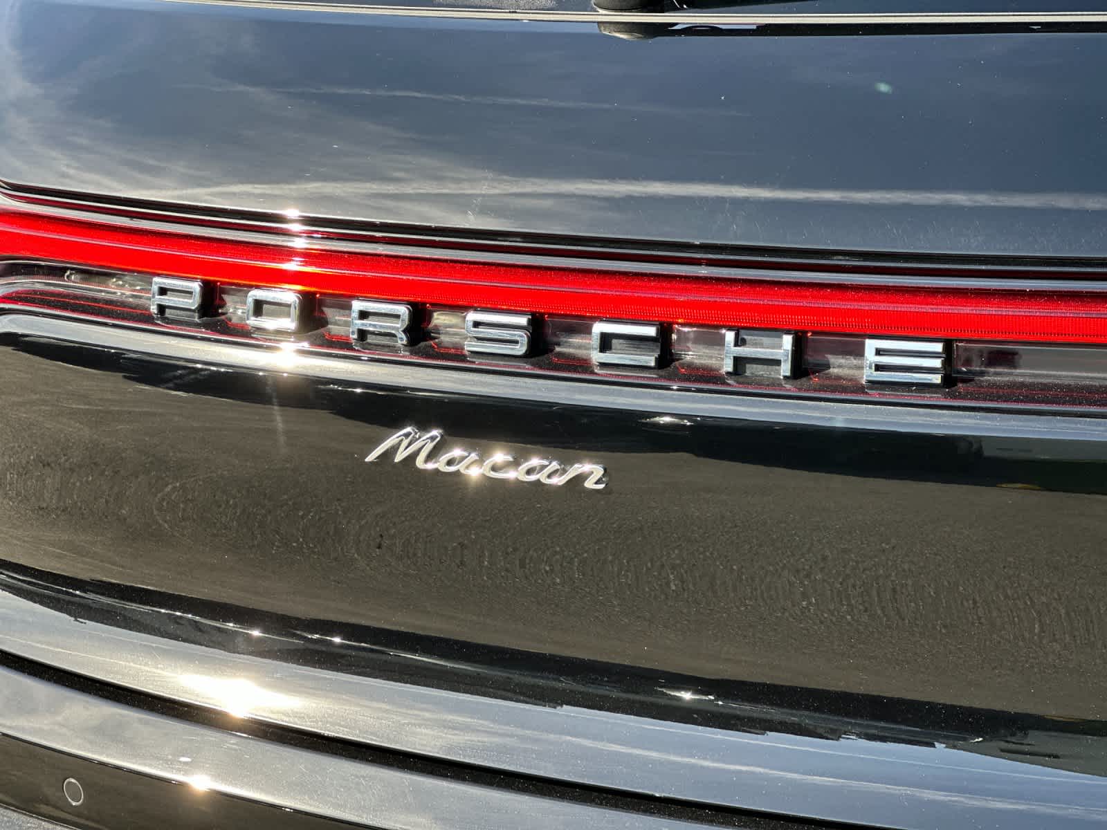 Thumbnail: 2025 Porsche Macan - 31