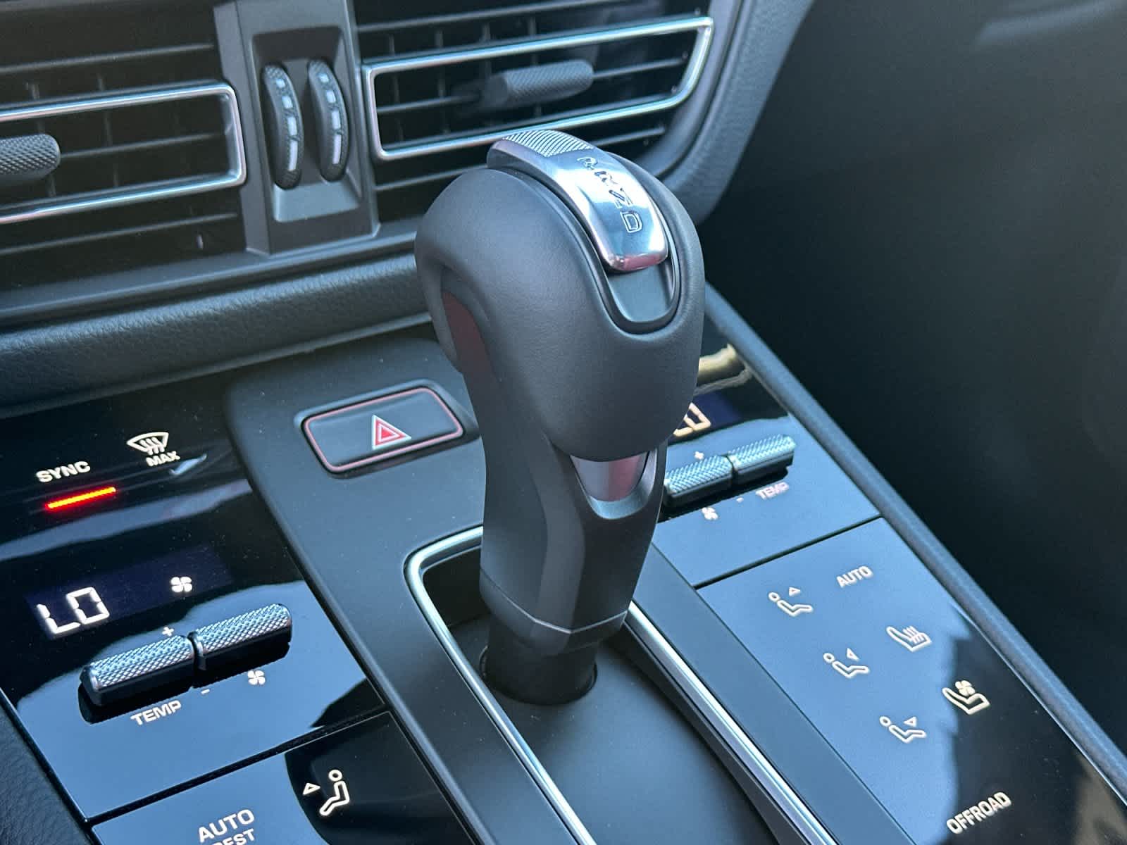 Thumbnail: 2026 Porsche Macan - 25