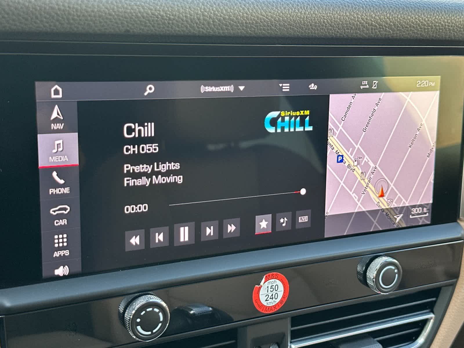 Thumbnail: 2025 Porsche Macan - 21