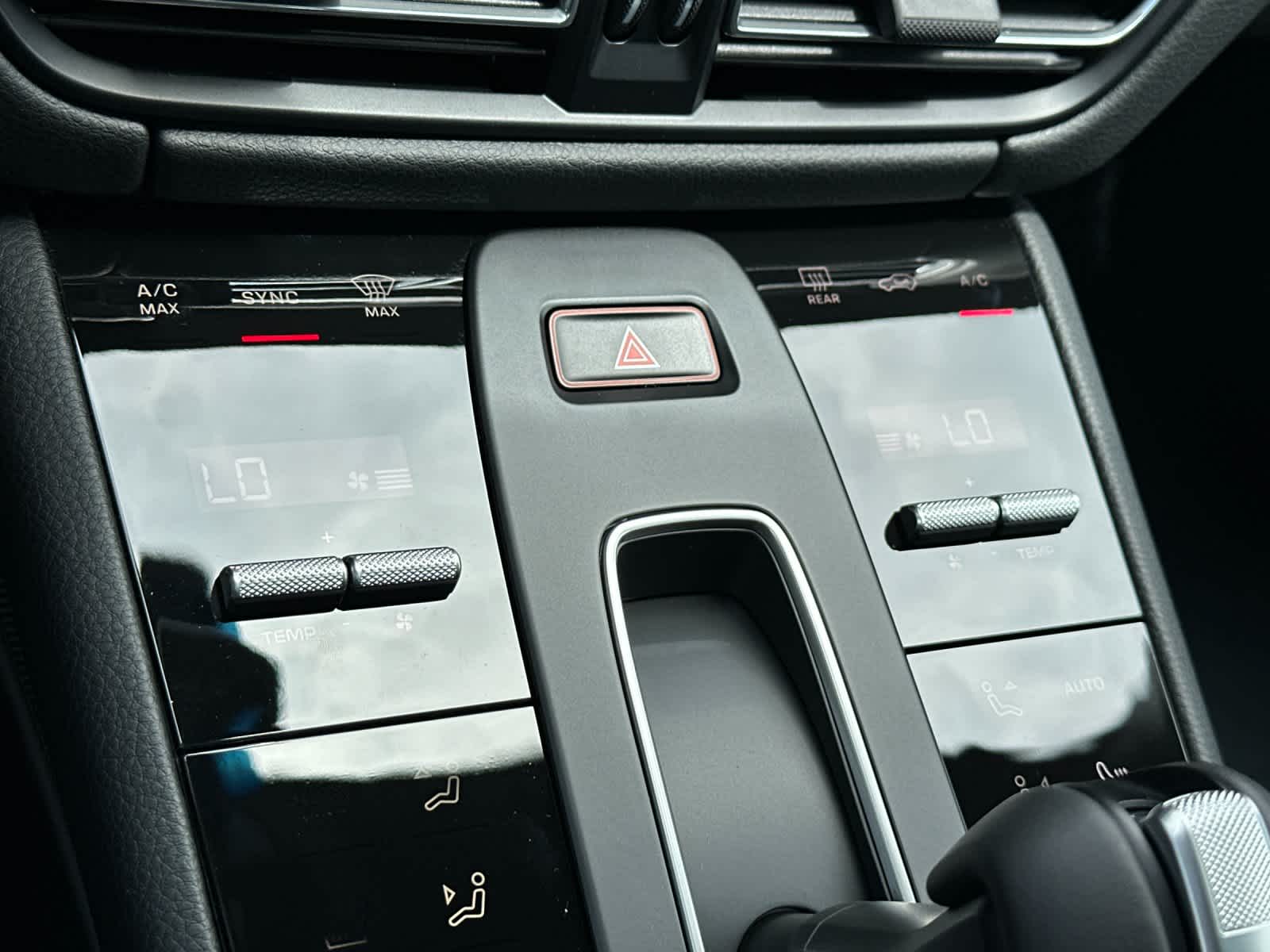 Thumbnail: 2026 Porsche Macan - 24