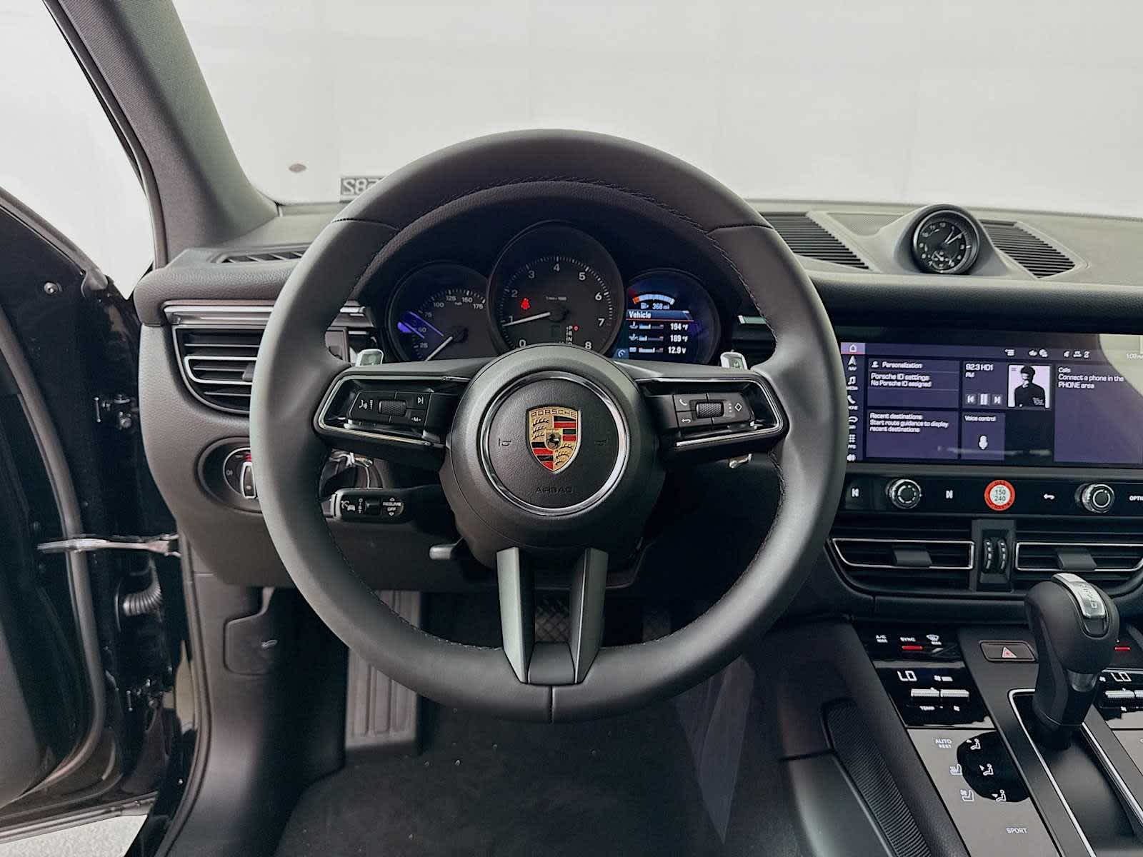 Thumbnail: 2026 Porsche Macan - 12