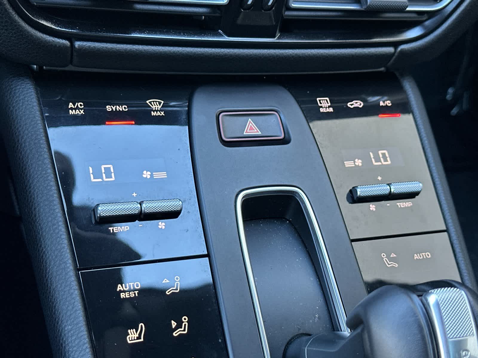 Thumbnail: 2025 Porsche Macan - 23