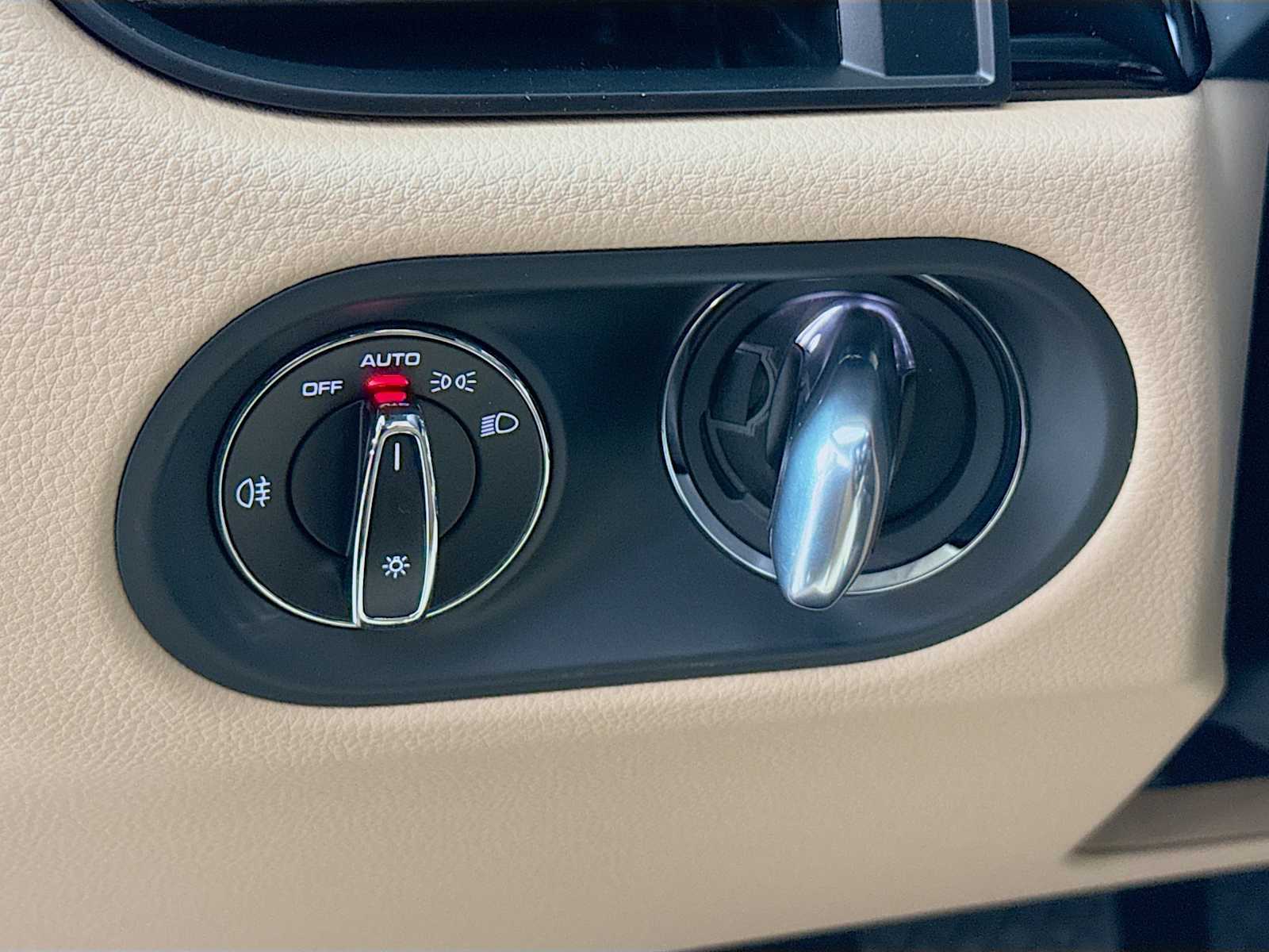 Thumbnail: 2025 Porsche Macan - 11