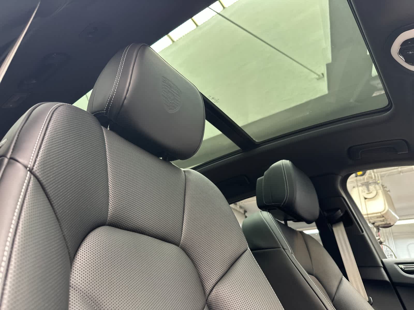 Thumbnail: 2026 Porsche Macan - 18