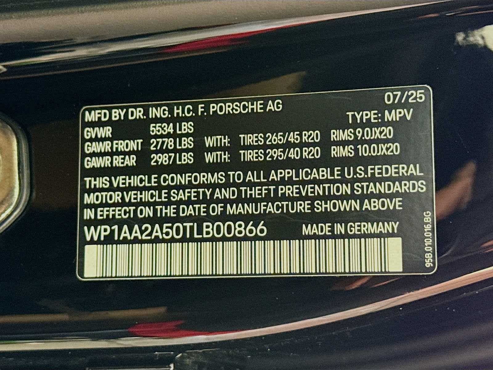 Thumbnail: 2026 Porsche Macan - 25