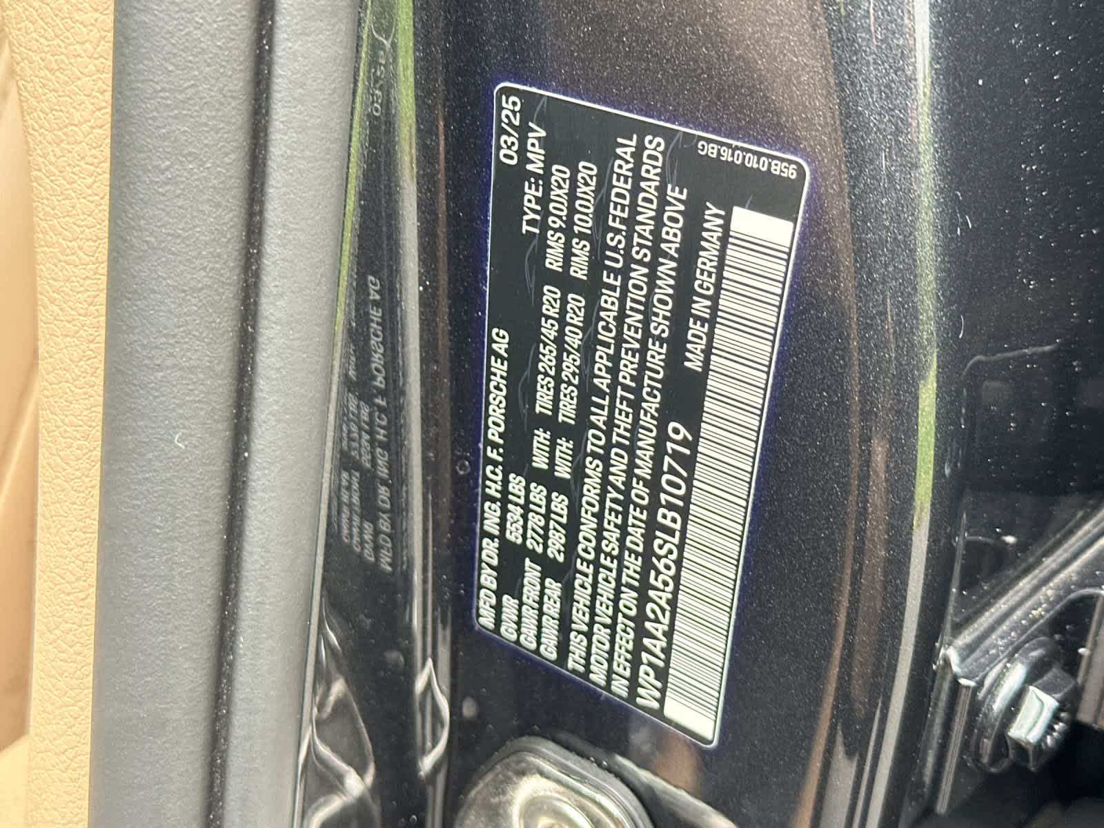 Thumbnail: 2025 Porsche Macan - 33