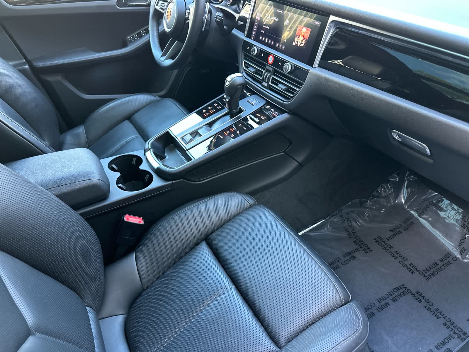 Thumbnail: 2025 Porsche Macan - 17