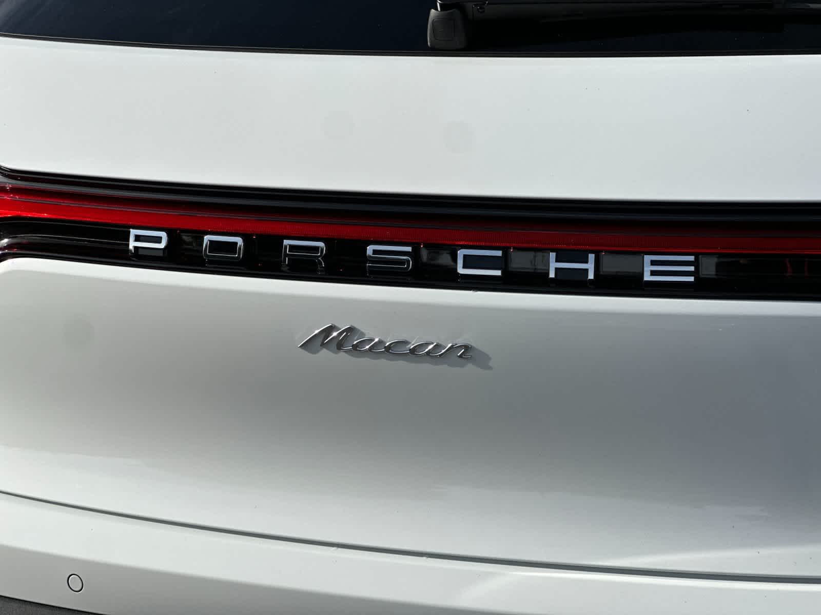 Thumbnail: 2026 Porsche Macan - 31