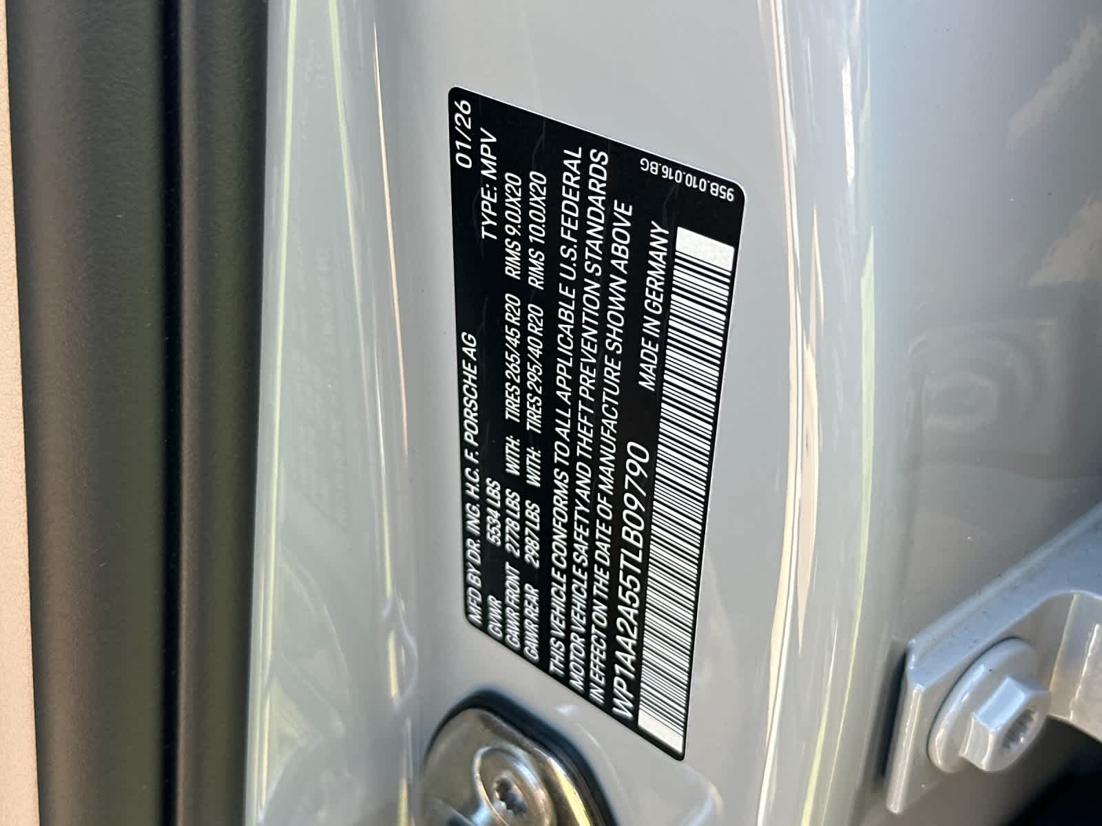 Thumbnail: 2026 Porsche Macan - 33