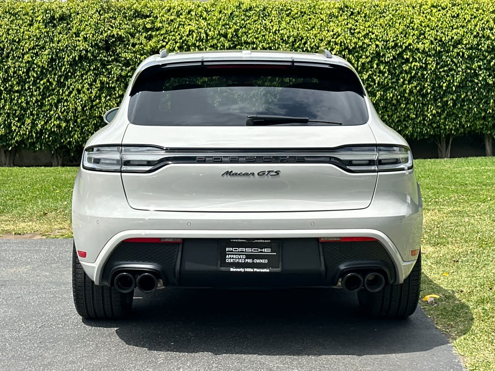 Thumbnail: 2023 Porsche Macan - 7