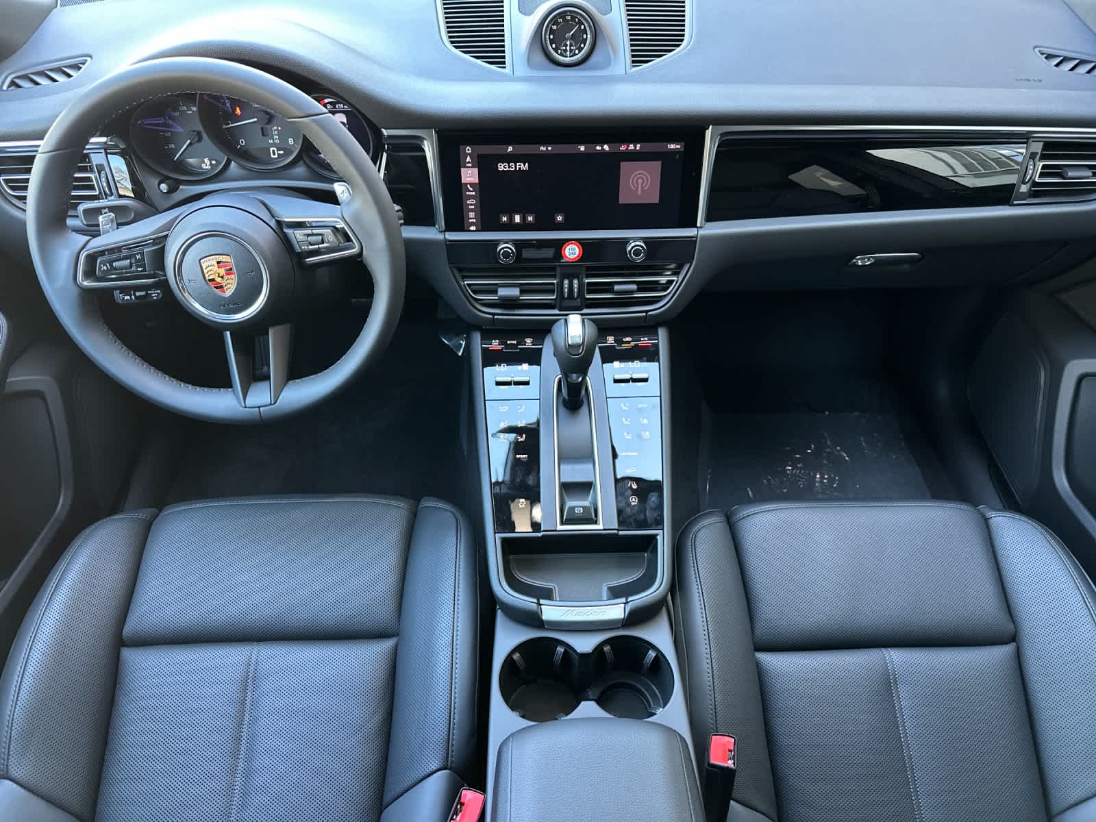 Thumbnail: 2026 Porsche Macan - 6