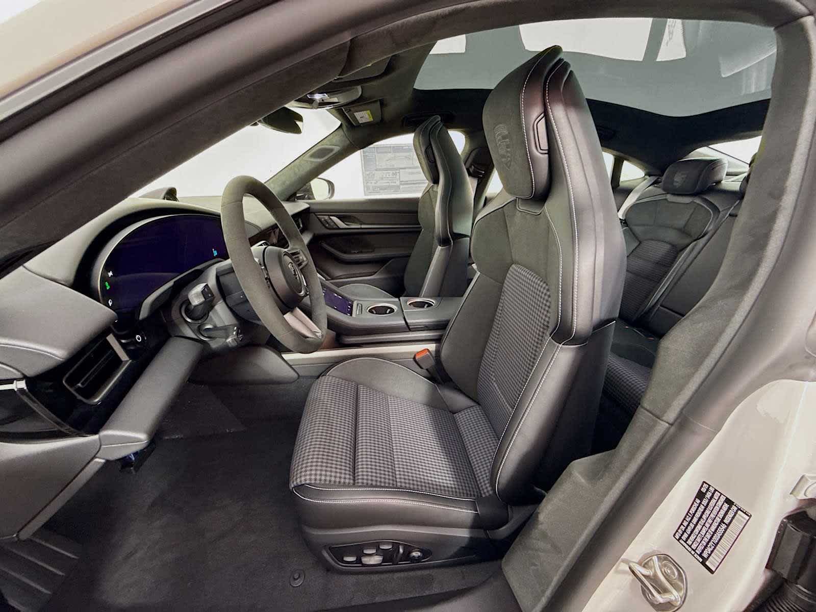 Thumbnail: 2025 Porsche Taycan - 5