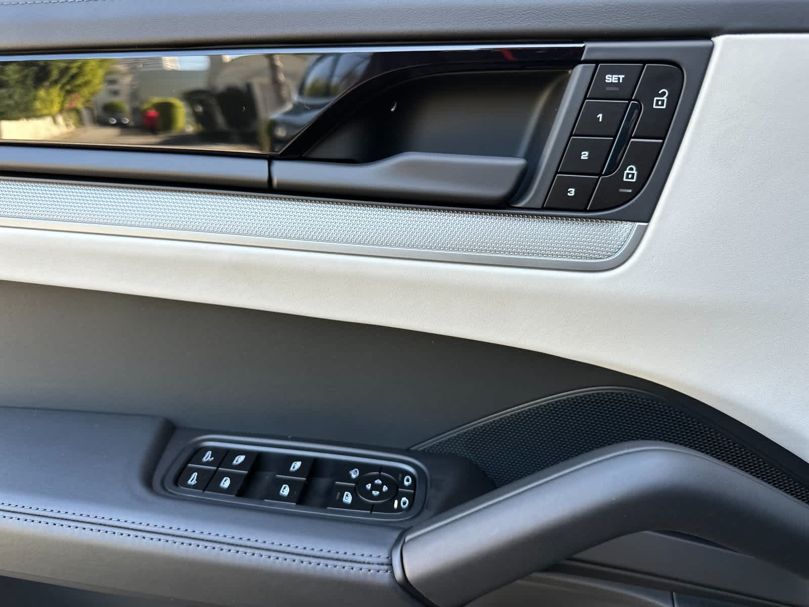 Thumbnail: 2026 Porsche Cayenne - 12