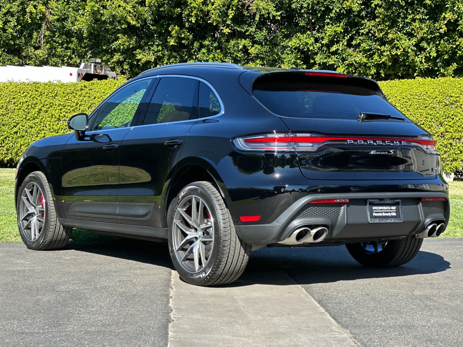 Thumbnail: 2026 Porsche Macan - 3