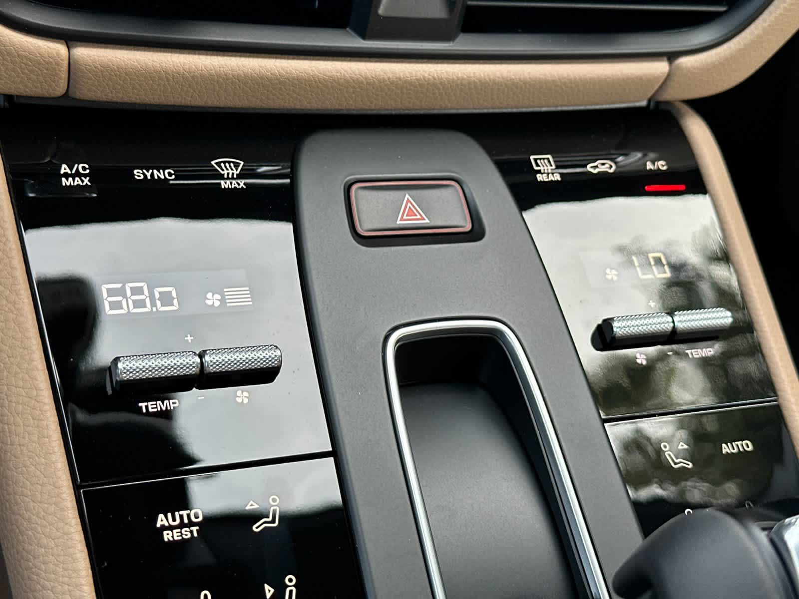 Thumbnail: 2026 Porsche Macan - 23