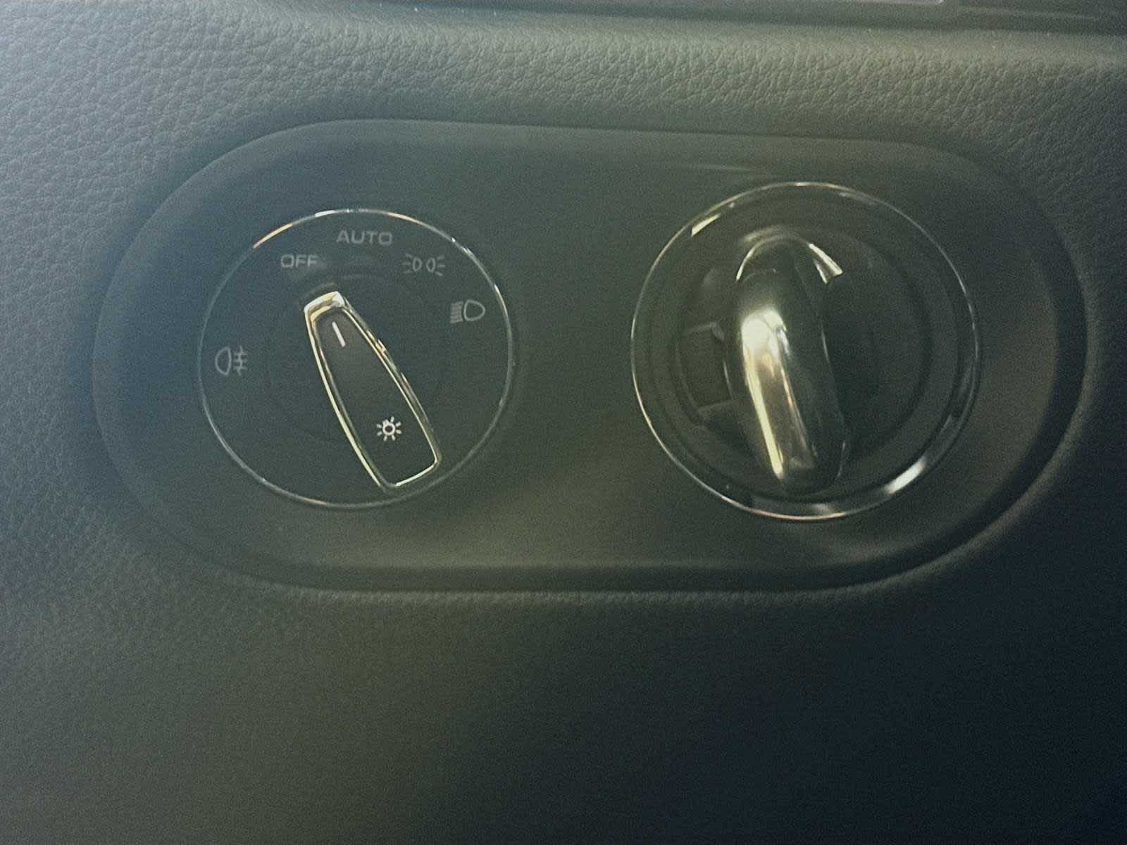 Thumbnail: 2025 Porsche Macan - 11