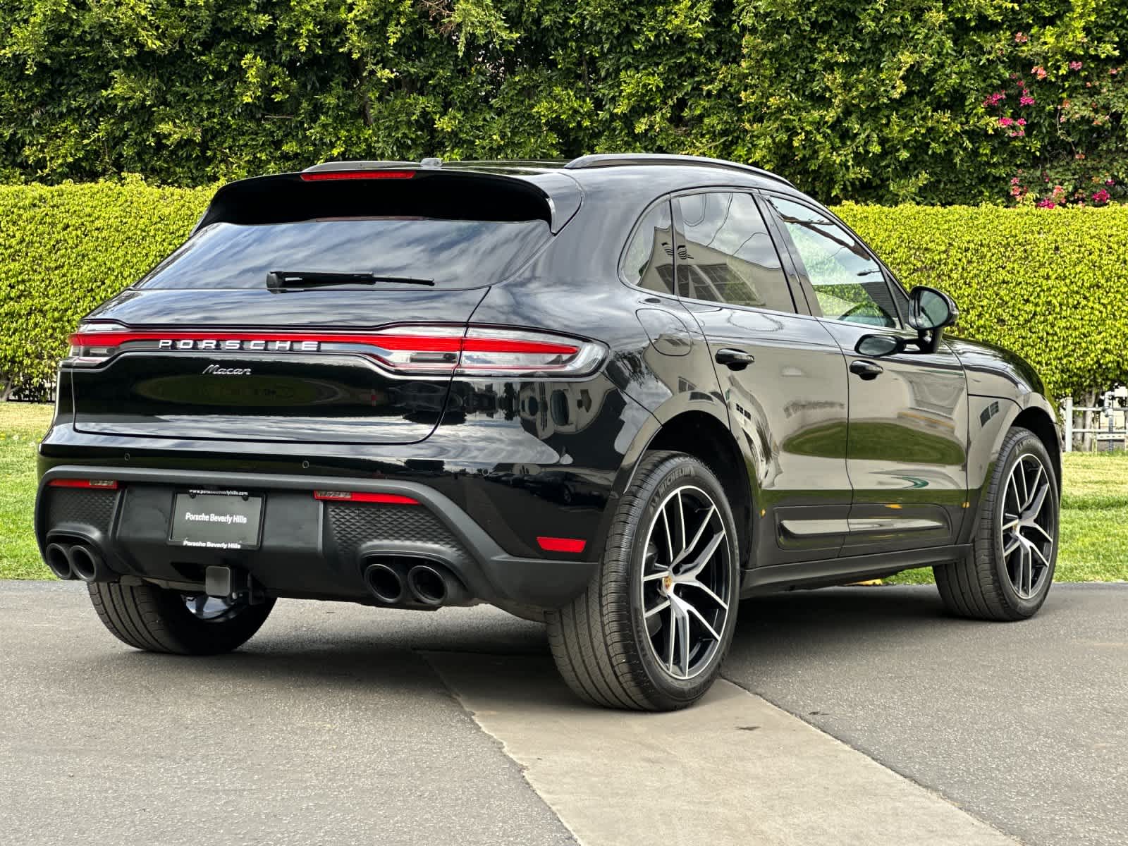 Thumbnail: 2025 Porsche Macan - 8