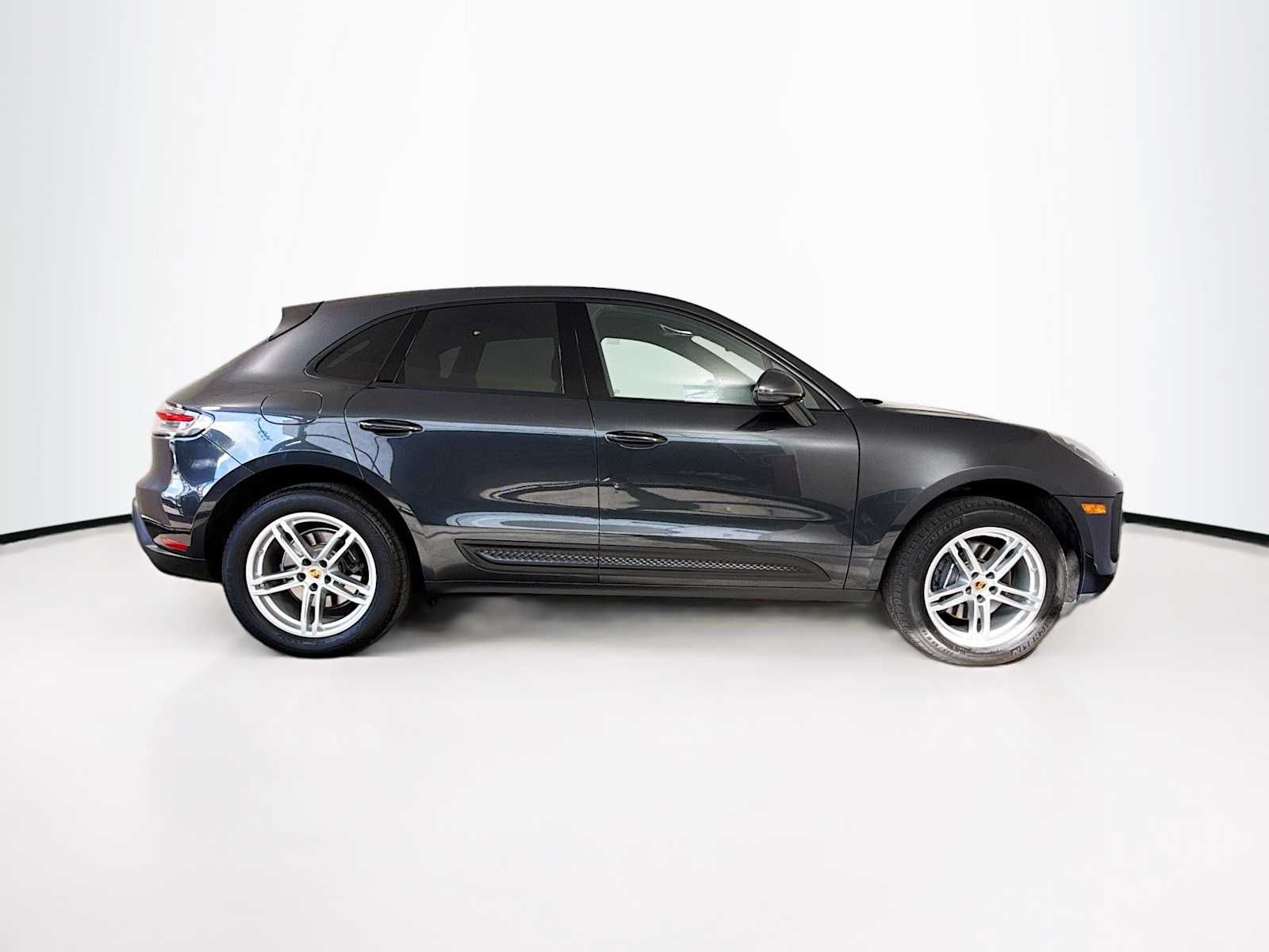 Thumbnail: 2023 Porsche Macan - 8