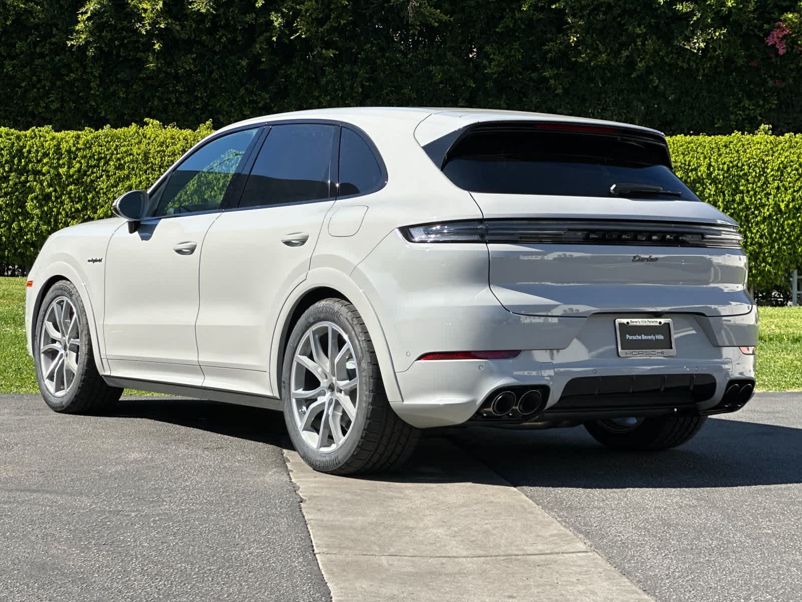 Thumbnail: 2026 Porsche Cayenne - 3