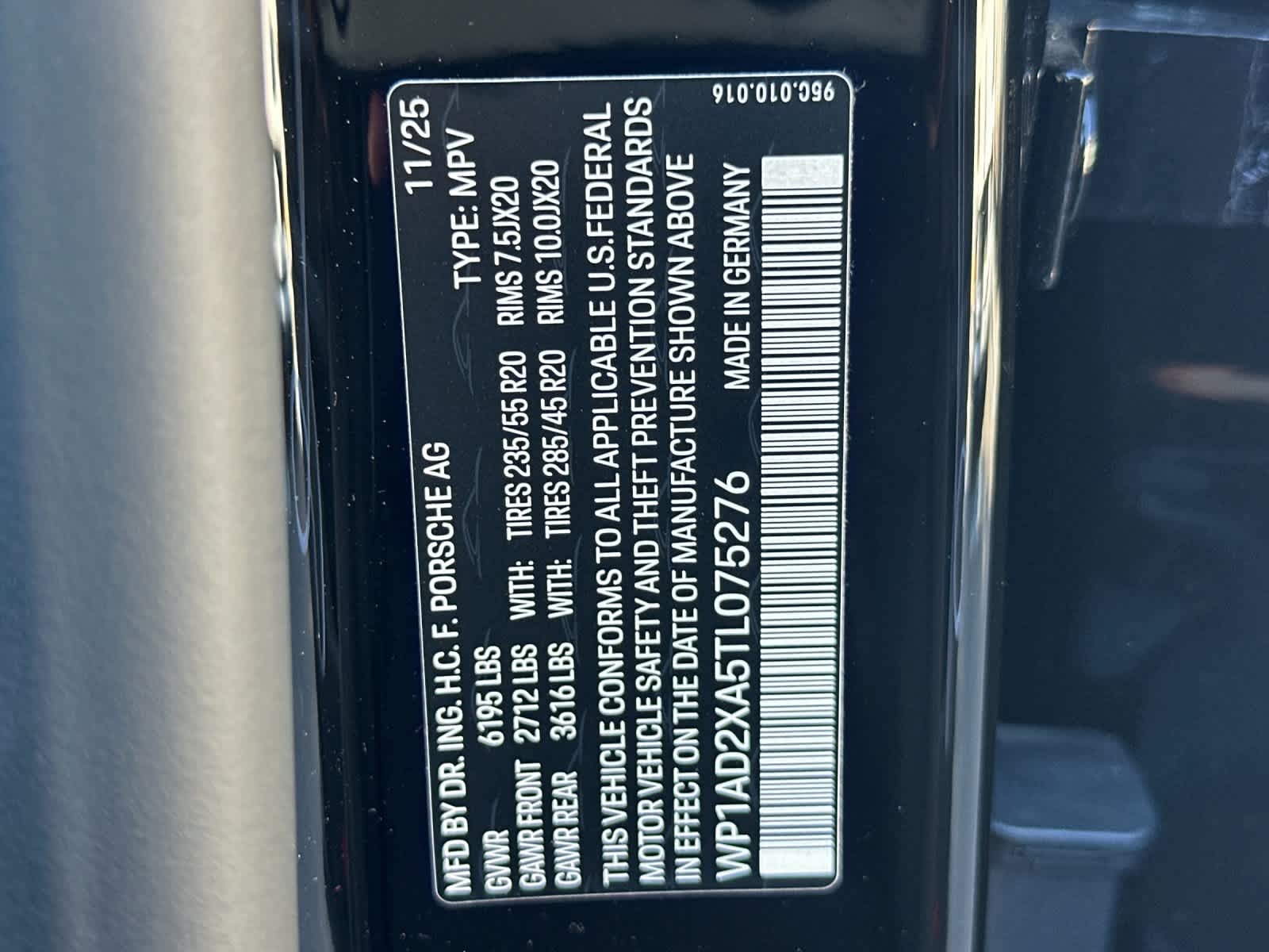 Thumbnail: 2026 Porsche Macan - 33