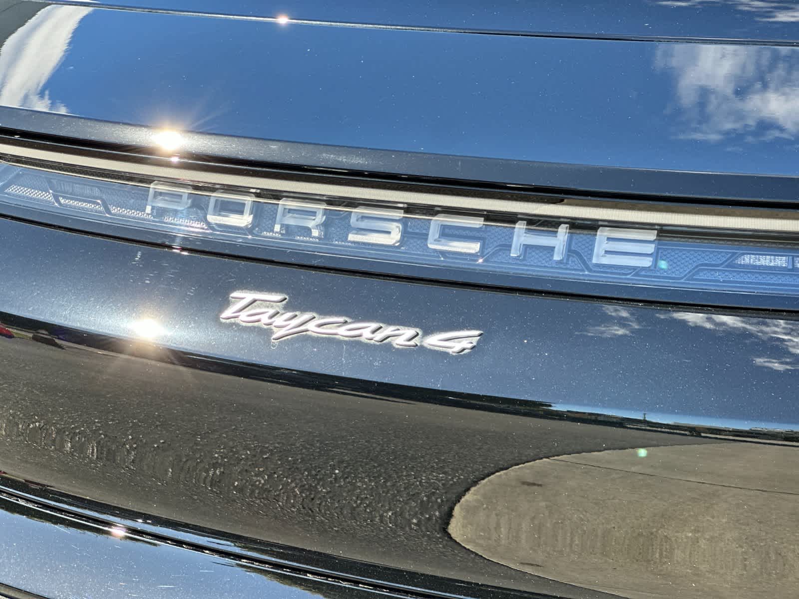 Thumbnail: 2026 Porsche Taycan - 31