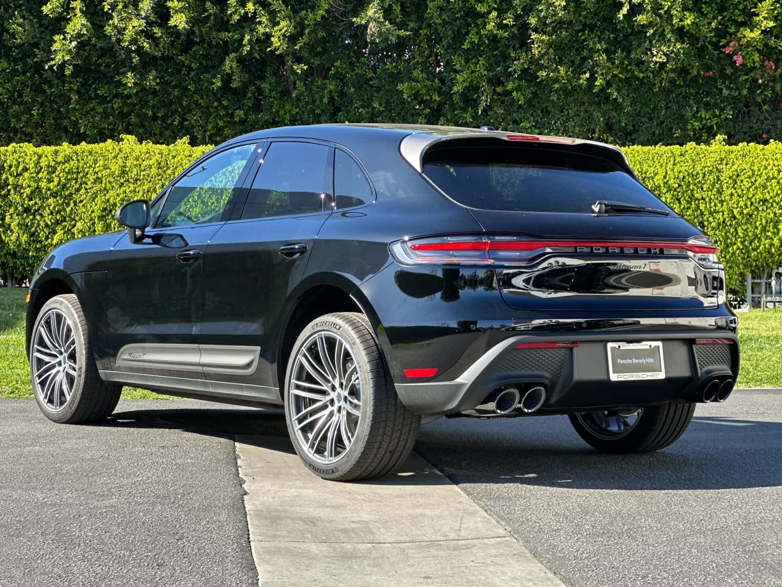 Thumbnail: 2026 Porsche Macan - 3