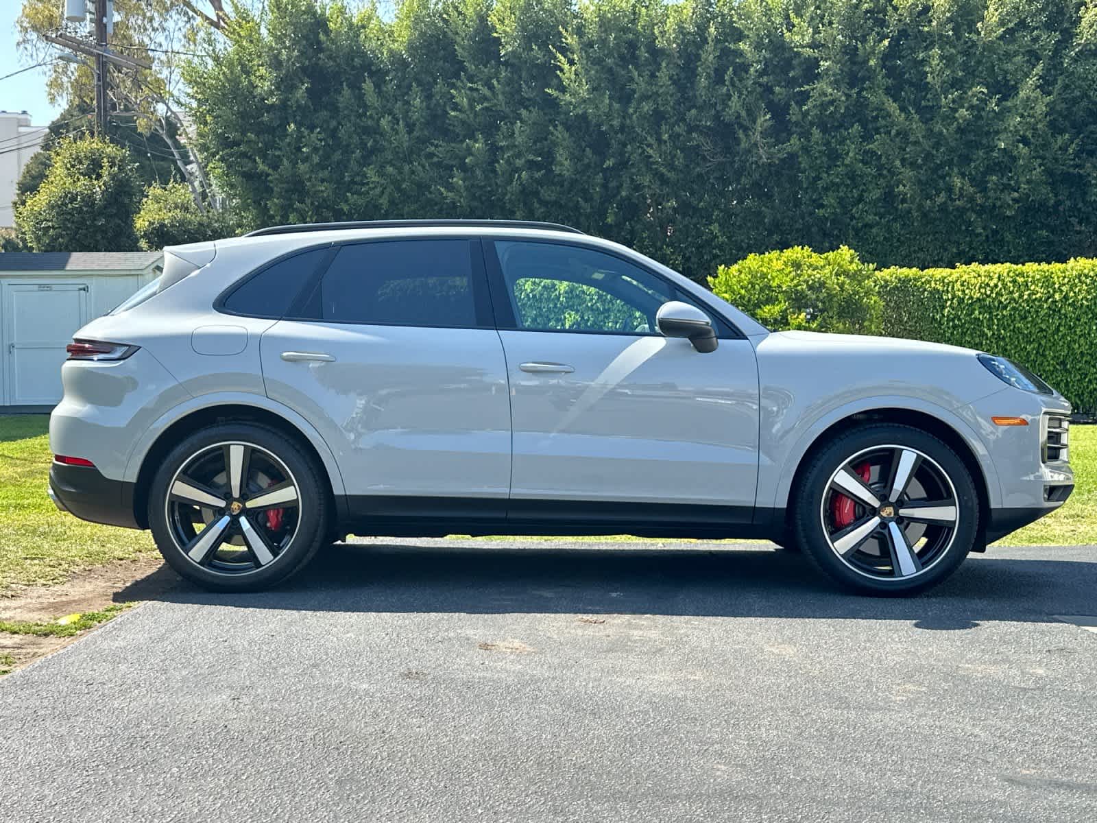 Thumbnail: 2024 Porsche Cayenne - 9