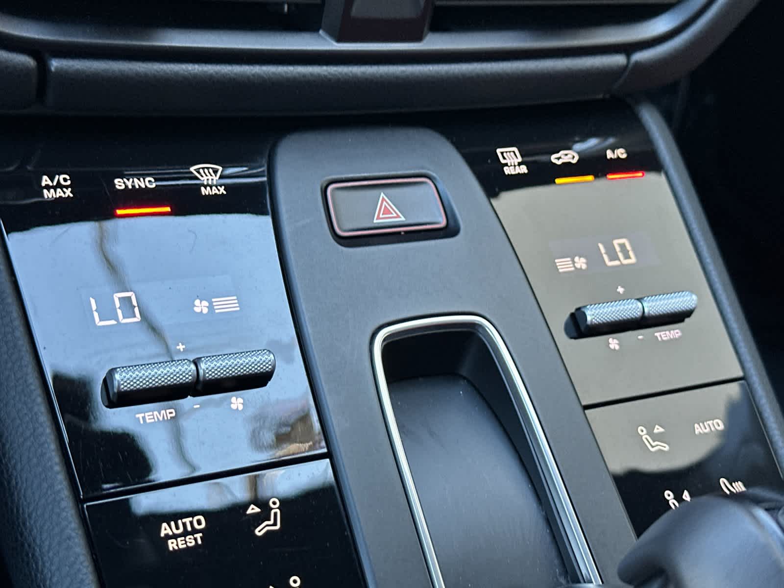 Thumbnail: 2025 Porsche Macan - 24