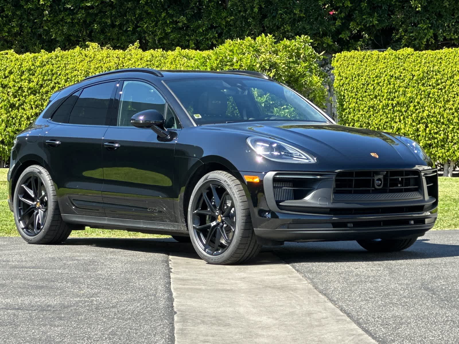 Thumbnail: 2026 Porsche Macan - 10