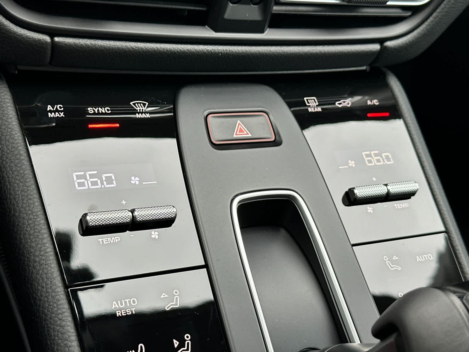 Thumbnail: 2026 Porsche Macan - 24