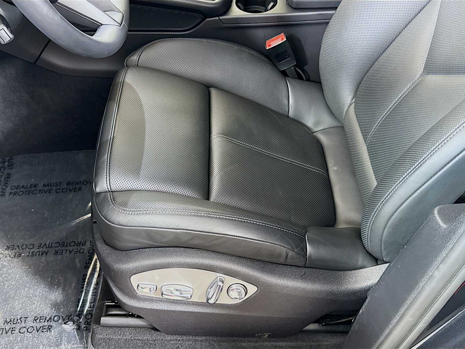 Thumbnail: 2022 Porsche Macan - 16