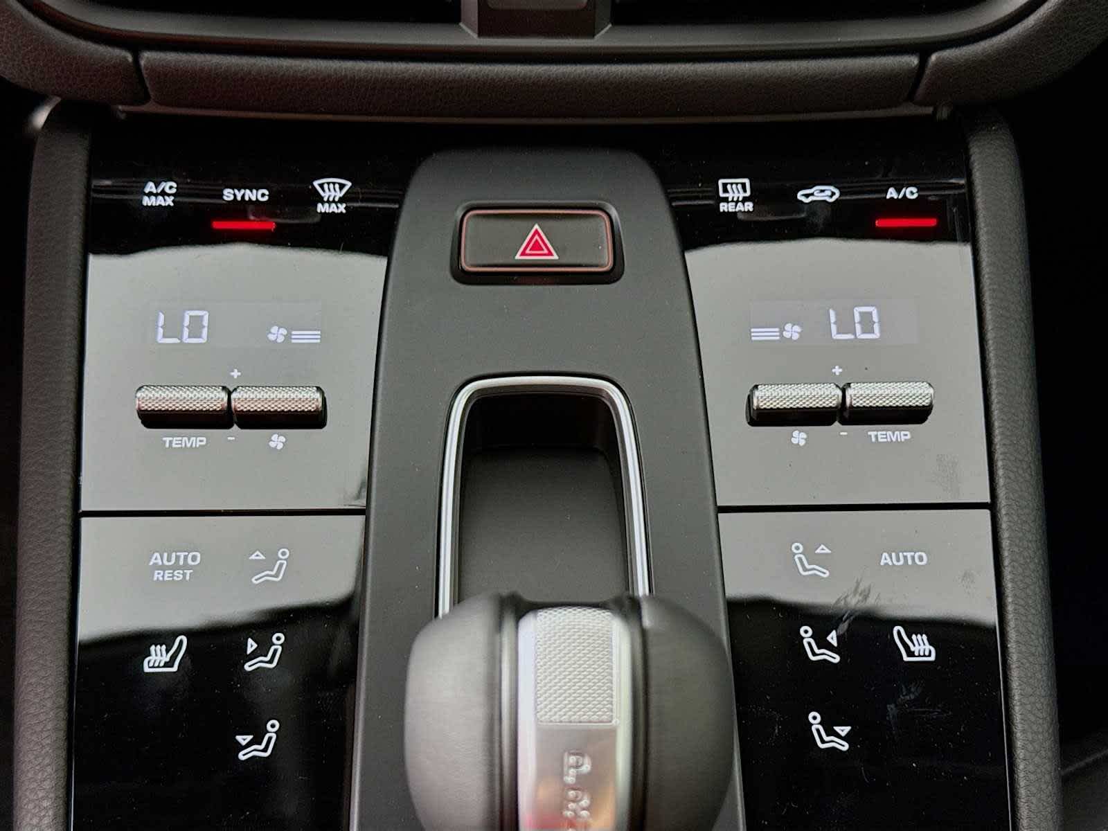 Thumbnail: 2026 Porsche Macan - 13