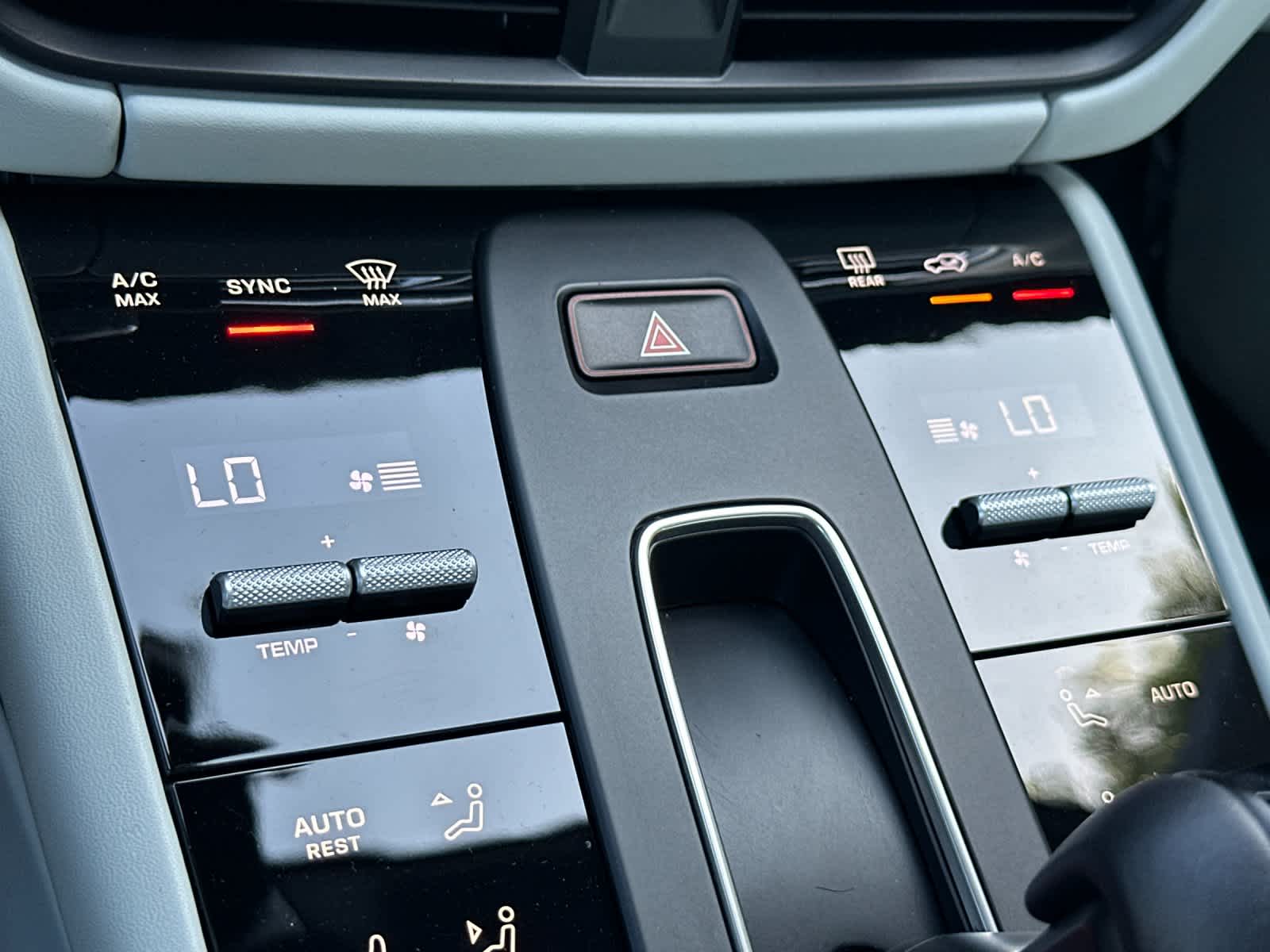 Thumbnail: 2025 Porsche Macan - 23