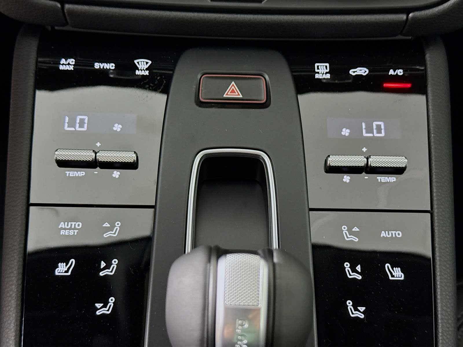 Thumbnail: 2026 Porsche Macan - 13