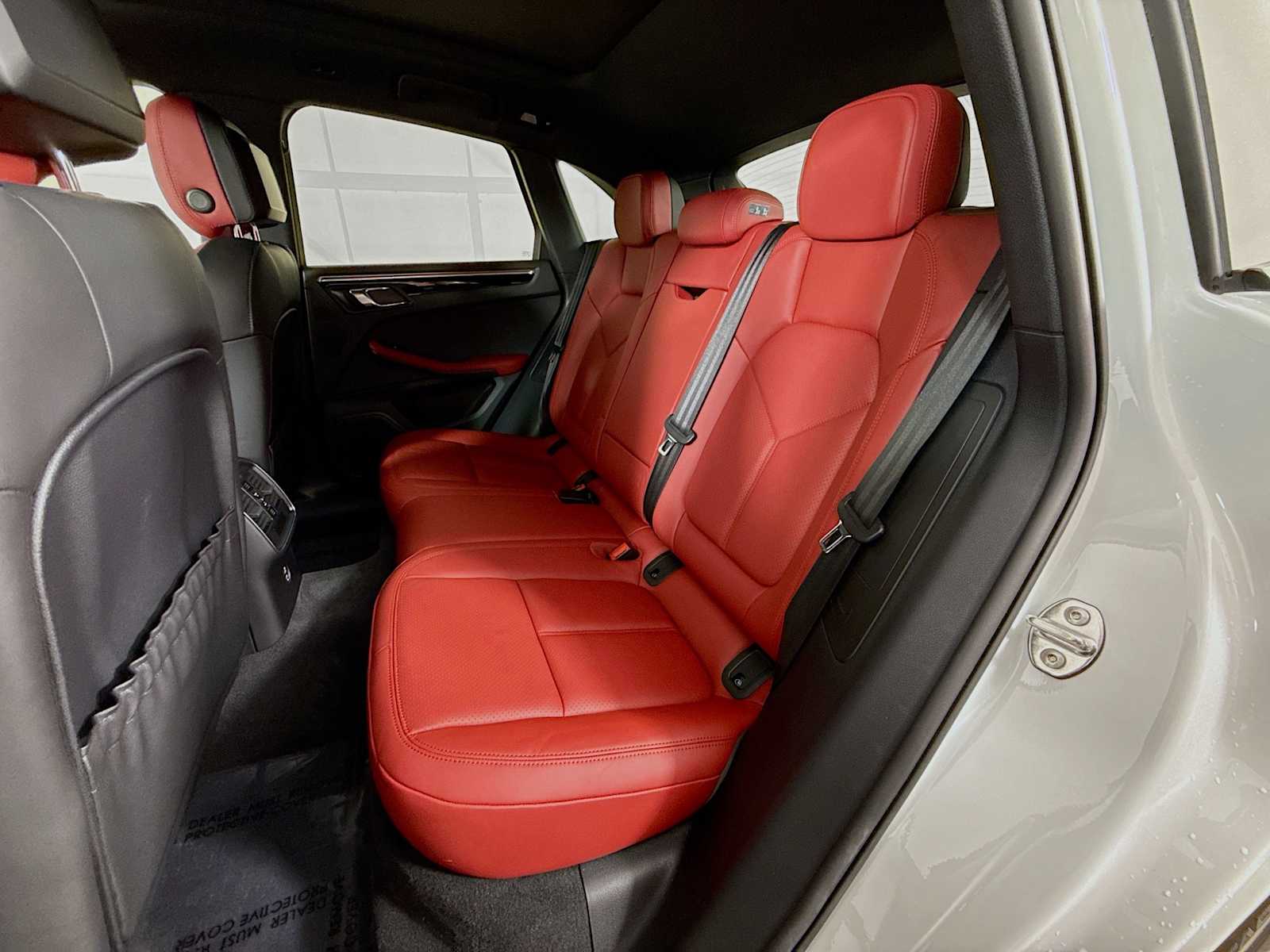 Thumbnail: 2021 Porsche Macan - 18