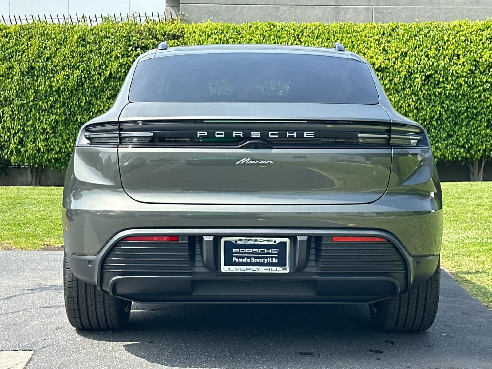 Thumbnail: 2026 Porsche Macan - 7