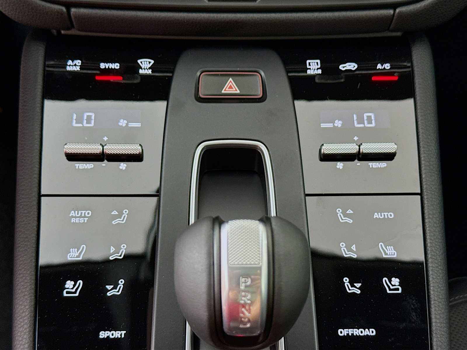 Thumbnail: 2026 Porsche Macan - 13