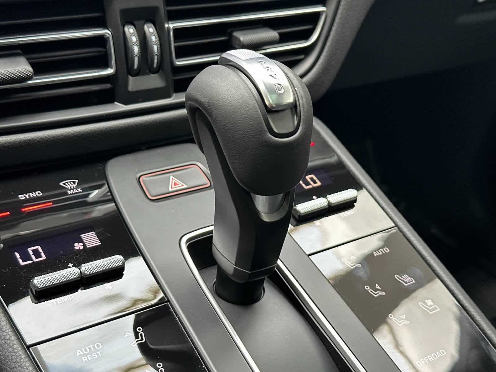 Thumbnail: 2026 Porsche Macan - 24