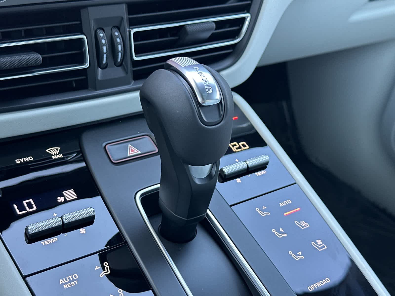Thumbnail: 2026 Porsche Macan - 24