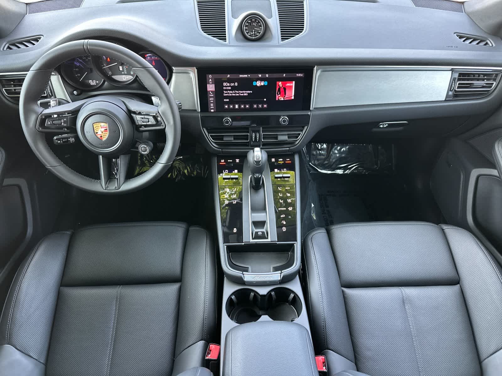 Thumbnail: 2026 Porsche Macan - 6