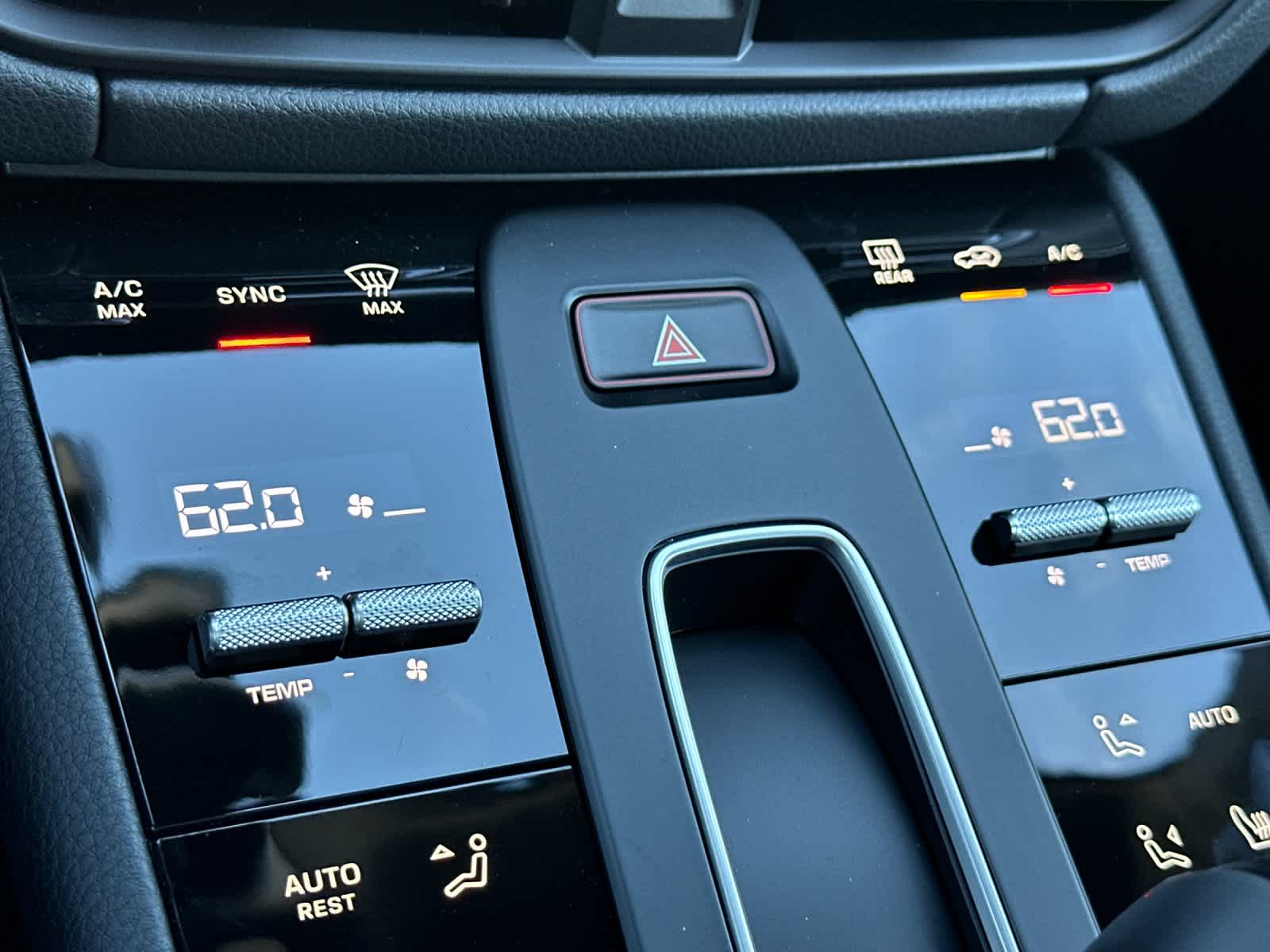 Thumbnail: 2026 Porsche Macan - 24