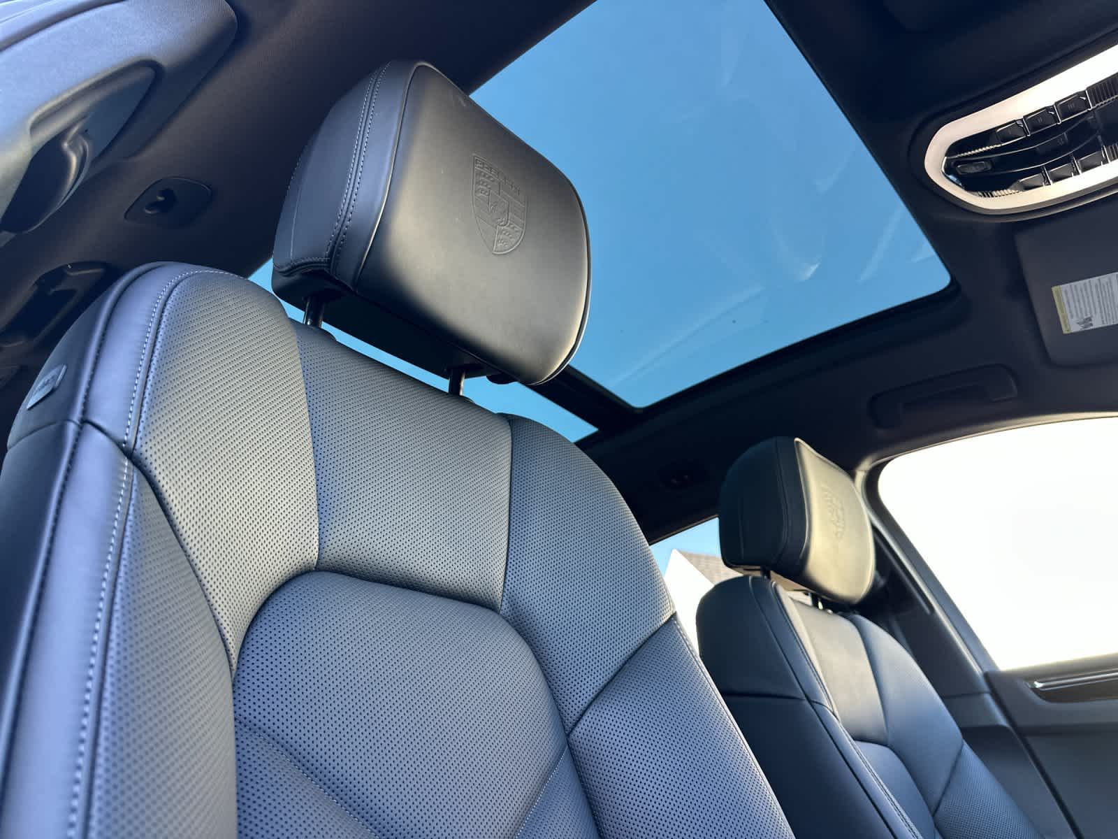 Thumbnail: 2026 Porsche Macan - 18