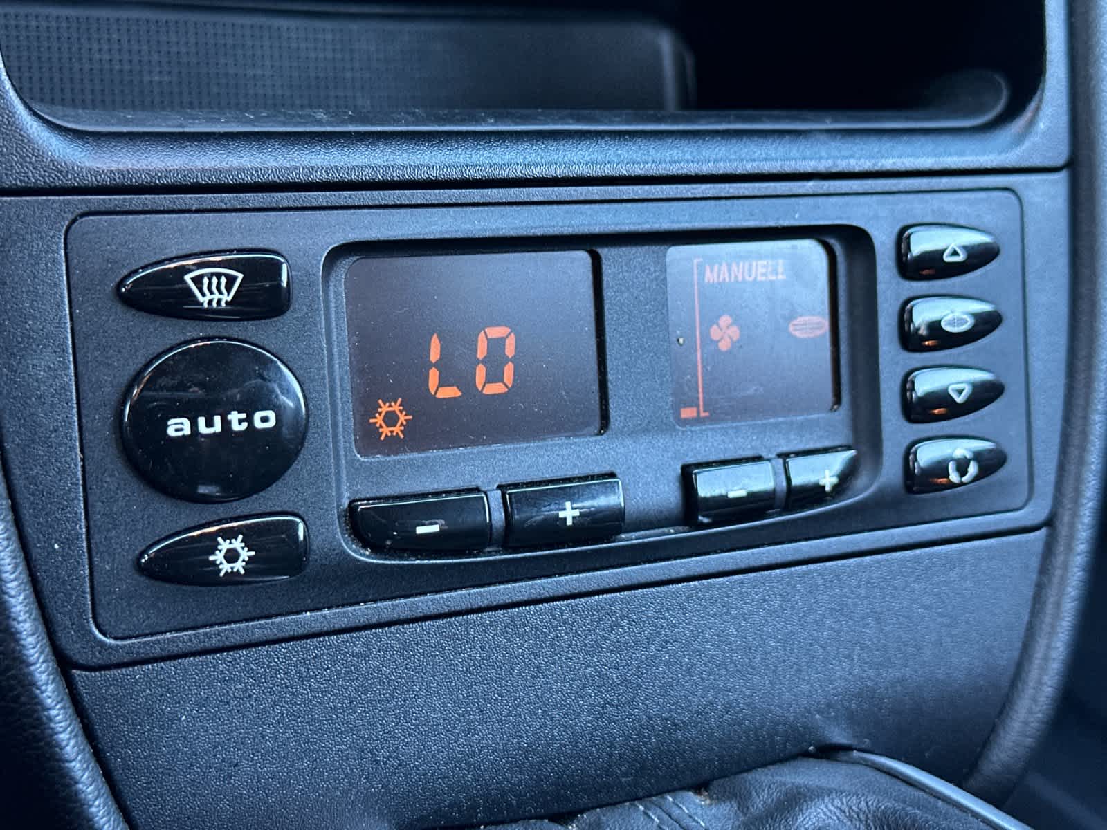 Thumbnail: 2001 Porsche 911 - 16