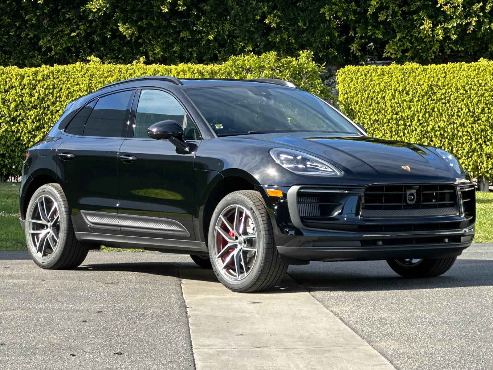 Thumbnail: 2026 Porsche Macan - 10