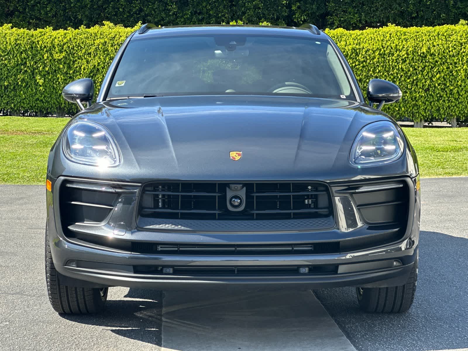 Thumbnail: 2026 Porsche Macan - 11