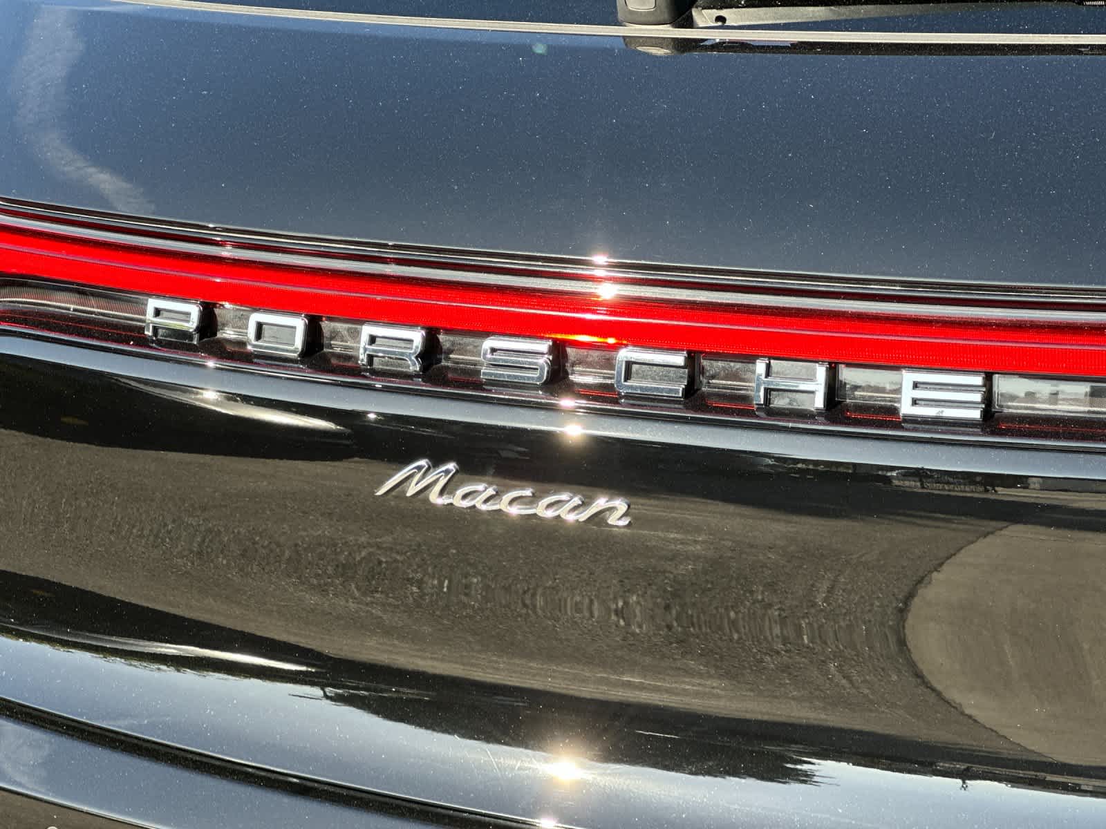 Thumbnail: 2025 Porsche Macan - 31