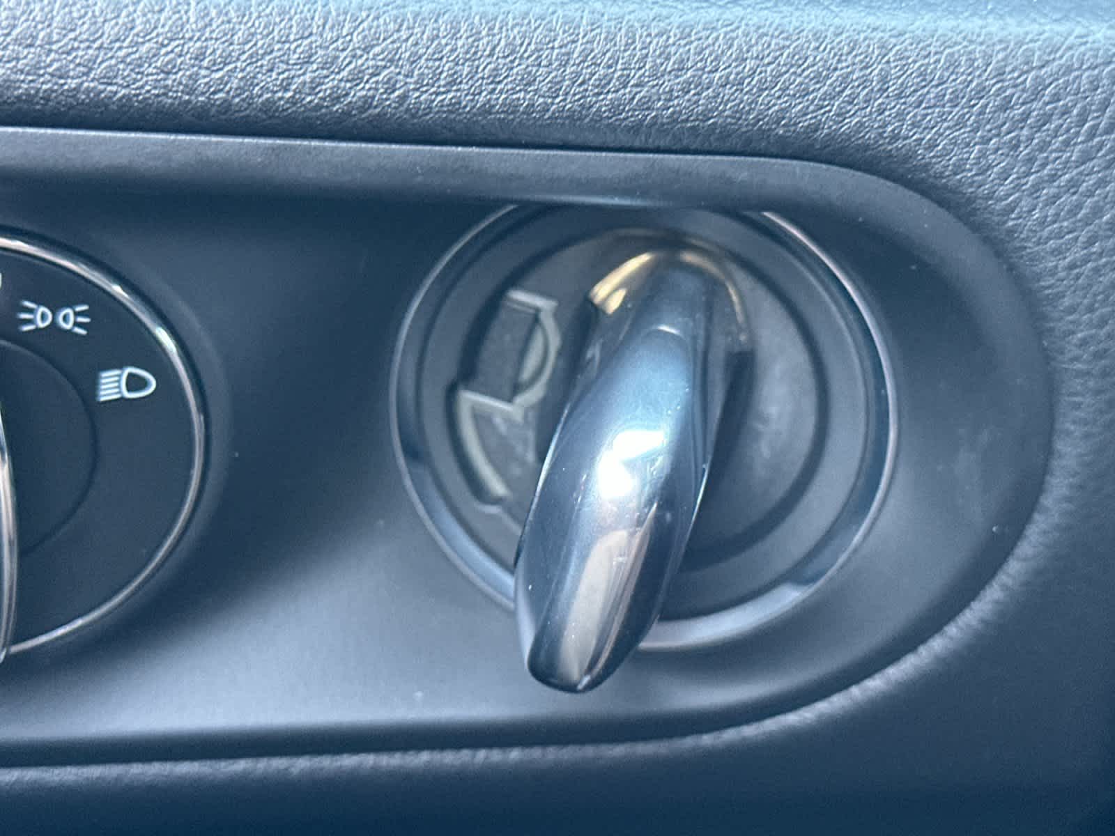 Thumbnail: 2025 Porsche Macan - 26