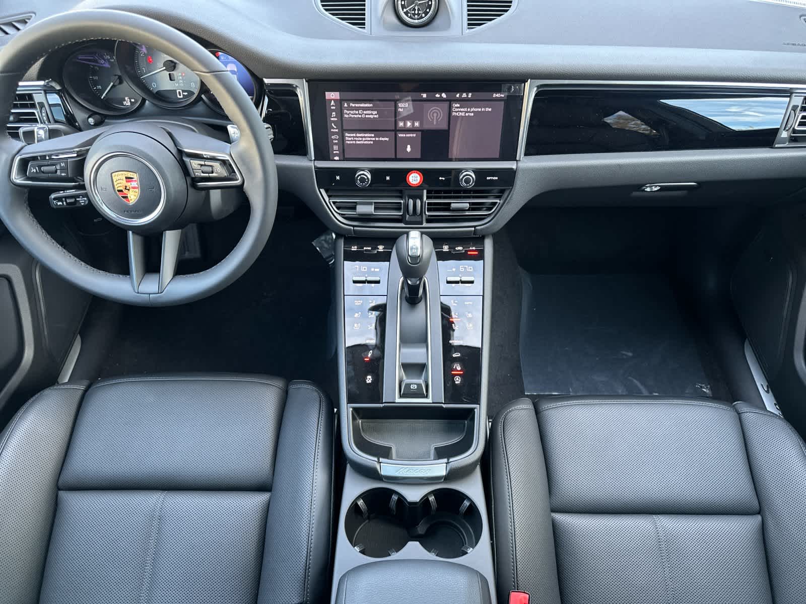 Thumbnail: 2026 Porsche Macan - 6