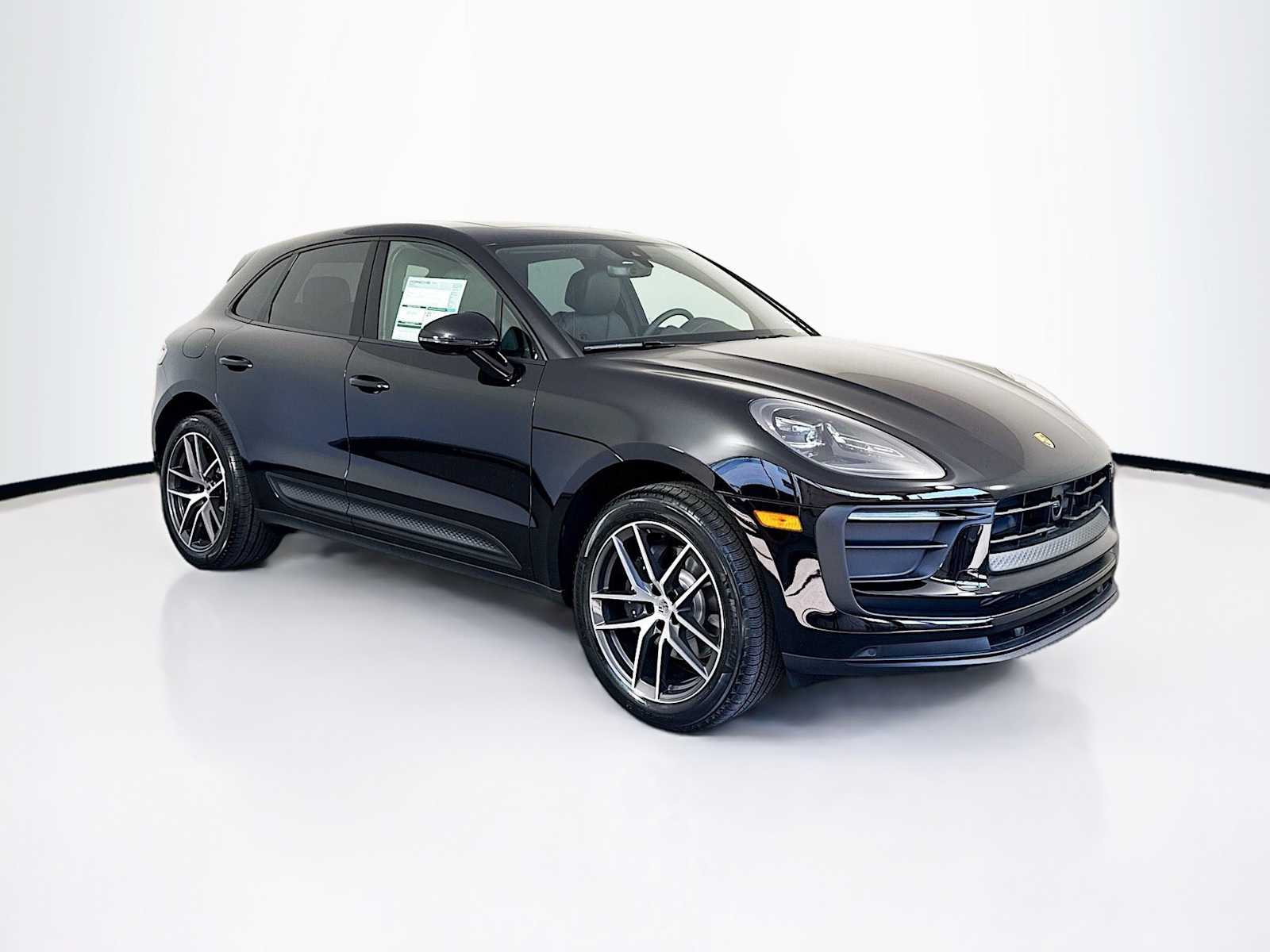 Thumbnail: 2025 Porsche Macan - 7