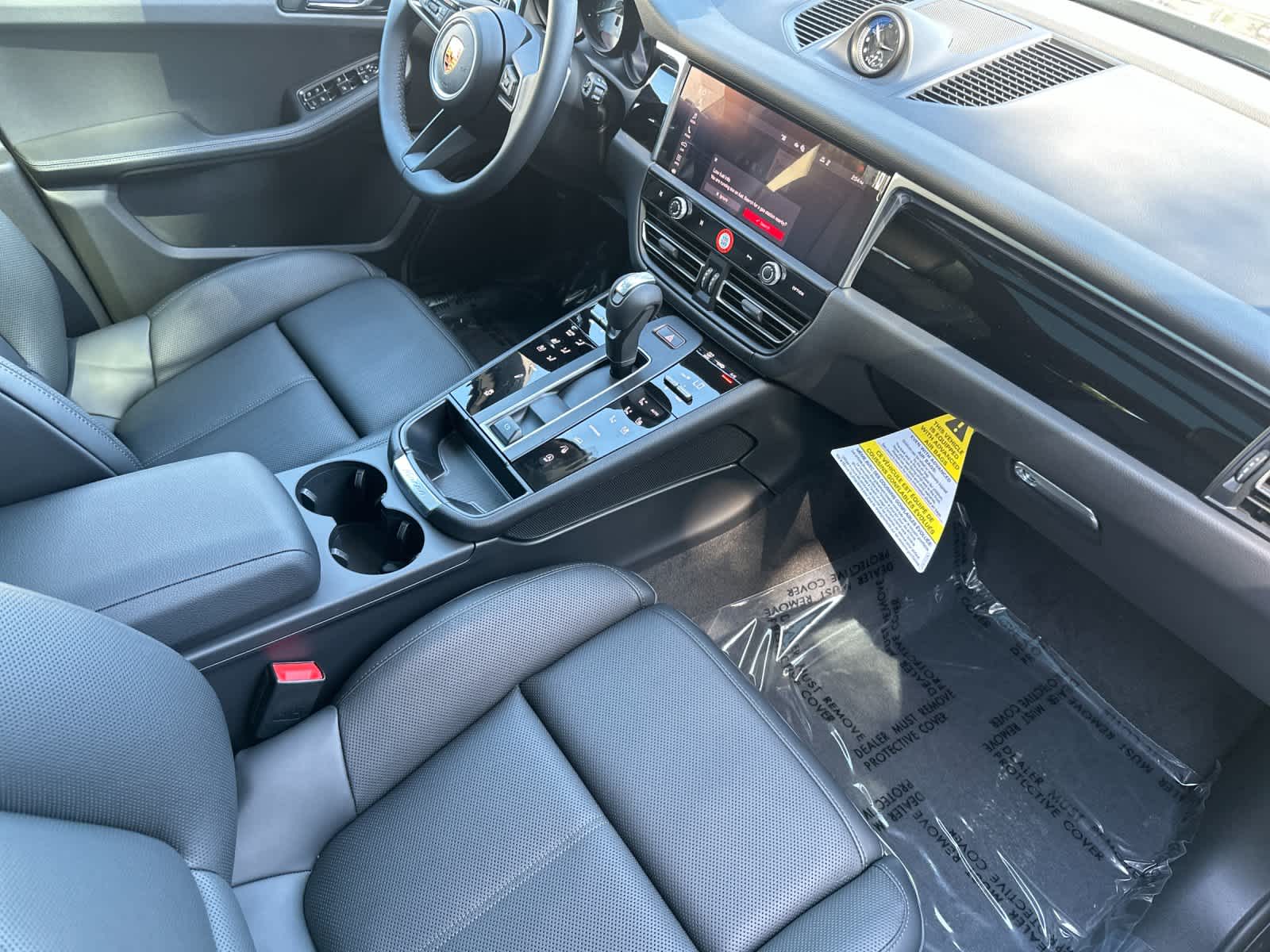 Thumbnail: 2026 Porsche Macan - 17